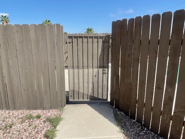 5075 Mountain View Road Fort Mohave, AZ 86426 - Photo 22 of 27 Gated pool entrance