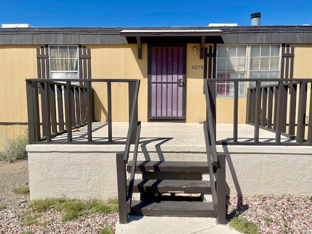 5075 Mountain View Road Fort Mohave, AZ 86426 - Photo 4 of 27 Property entrance with patio