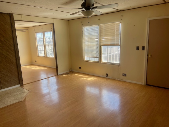 5075 Mountain View Road Fort Mohave, AZ 86426 - Photo 6 of 27 Living Room