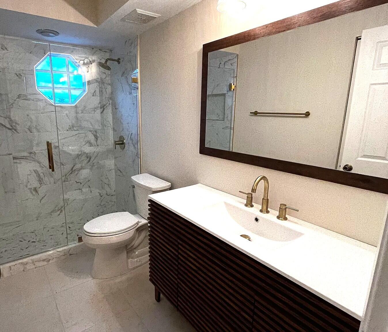 9590 Islamorada Terrace Boca Raton, FL 33496 - Photo 6 of 8 Guest Bathroom