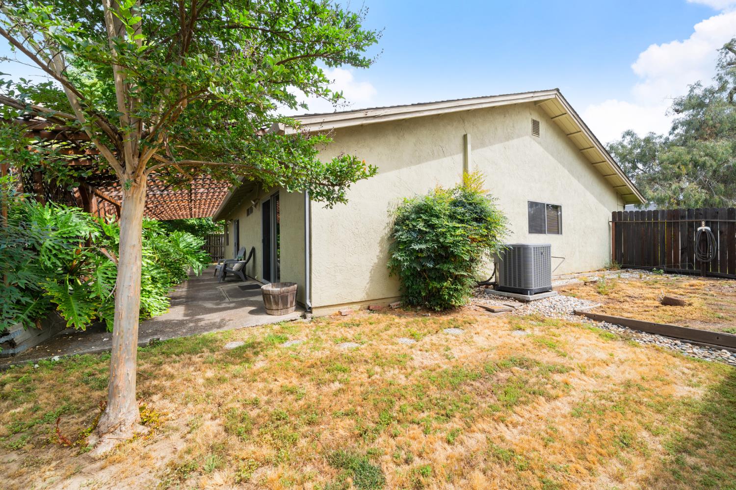 6930 Cobblestone Way Citrus Heights, CA 95621 - Photo 41 of 53 Side Yard