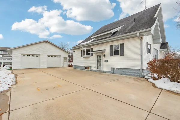 $499,000 | 513 Polk Street, Sauk City, WI 53583