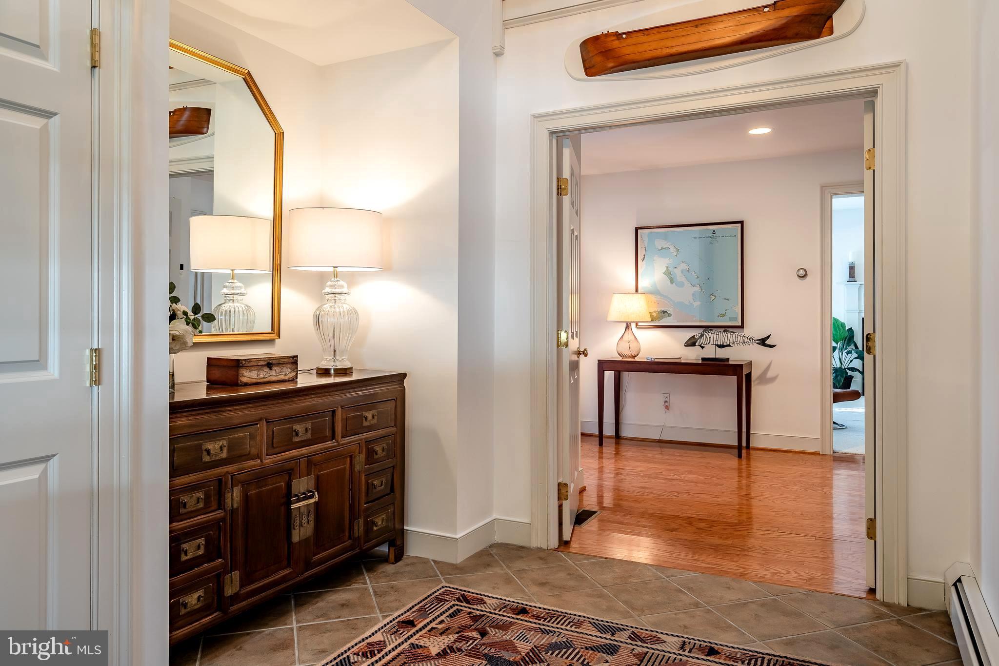 31 Arlington Road Devon, PA 19333 - Photo 8 of 52 Entrance hall