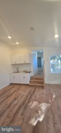 $1,900 | 705 Hyde Road, Silver Spring, MD 20902