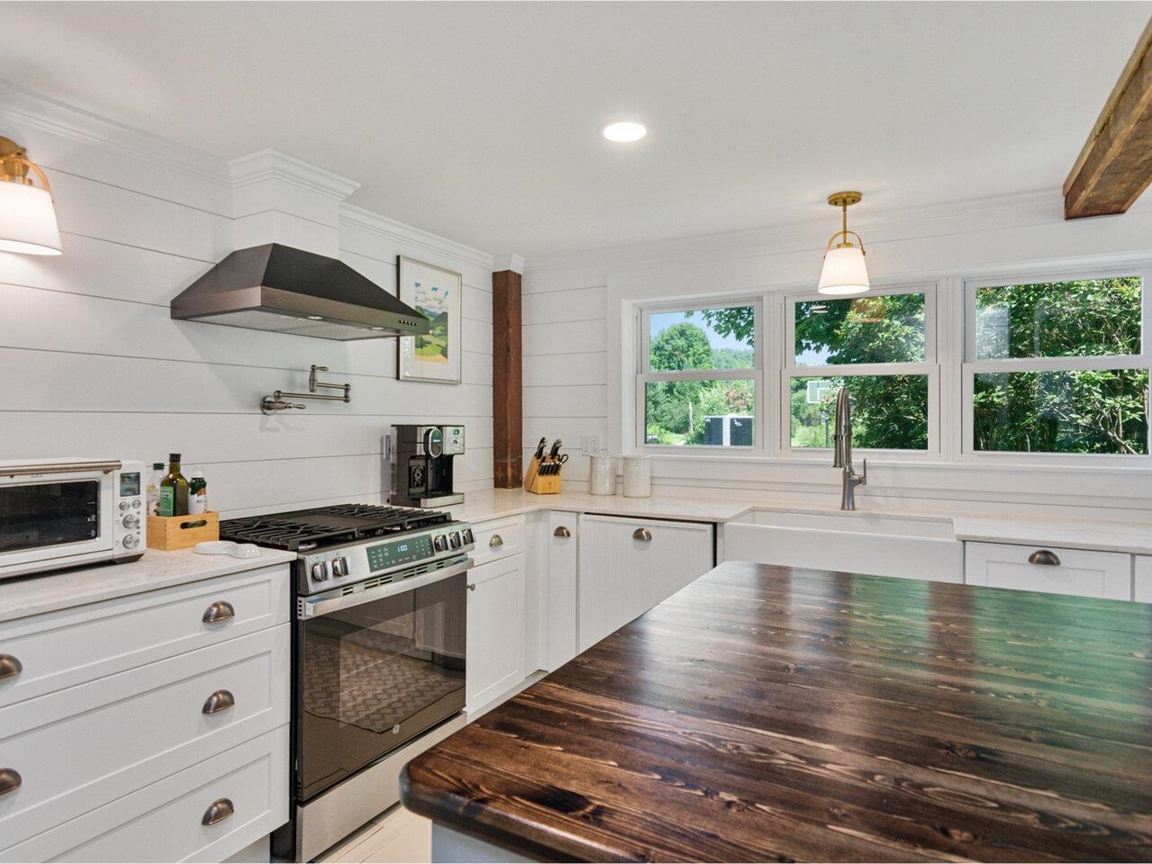 4003 River Road New Haven, VT 05472 - Photo 9 of 37