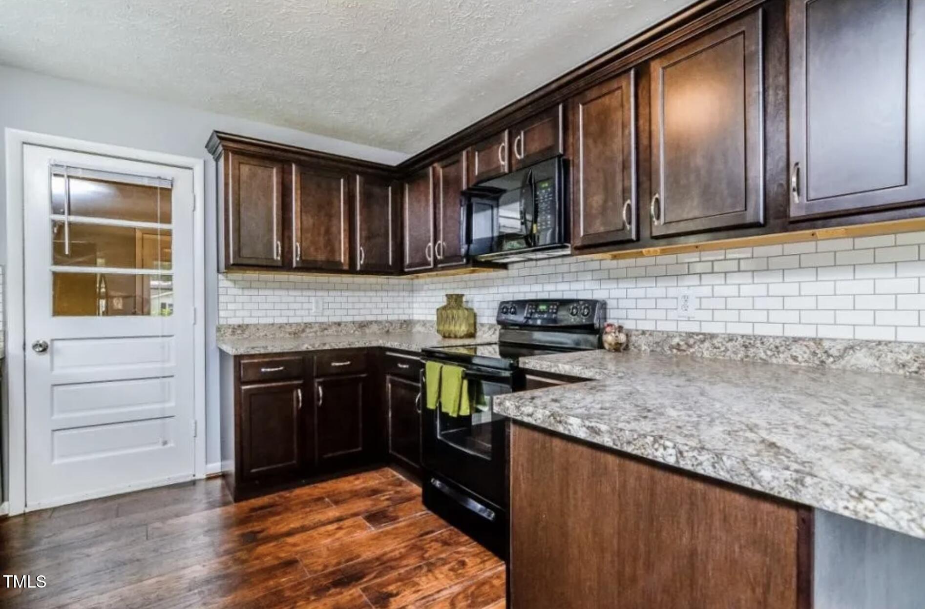 110 Elfreth Lane Spring Lake, NC 28390 - Photo 6 of 17 Kitchen