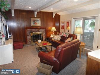 724 Parmentier Road Warminster, PA 18974 - Photo 5 of 12 Family Room