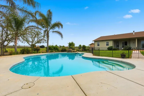 $1,100,000 | 1979 McDonald Avenue, Live Oak, CA 95953