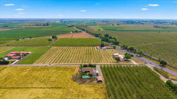 $1,100,000 | 1979 McDonald Avenue, Live Oak, CA 95953