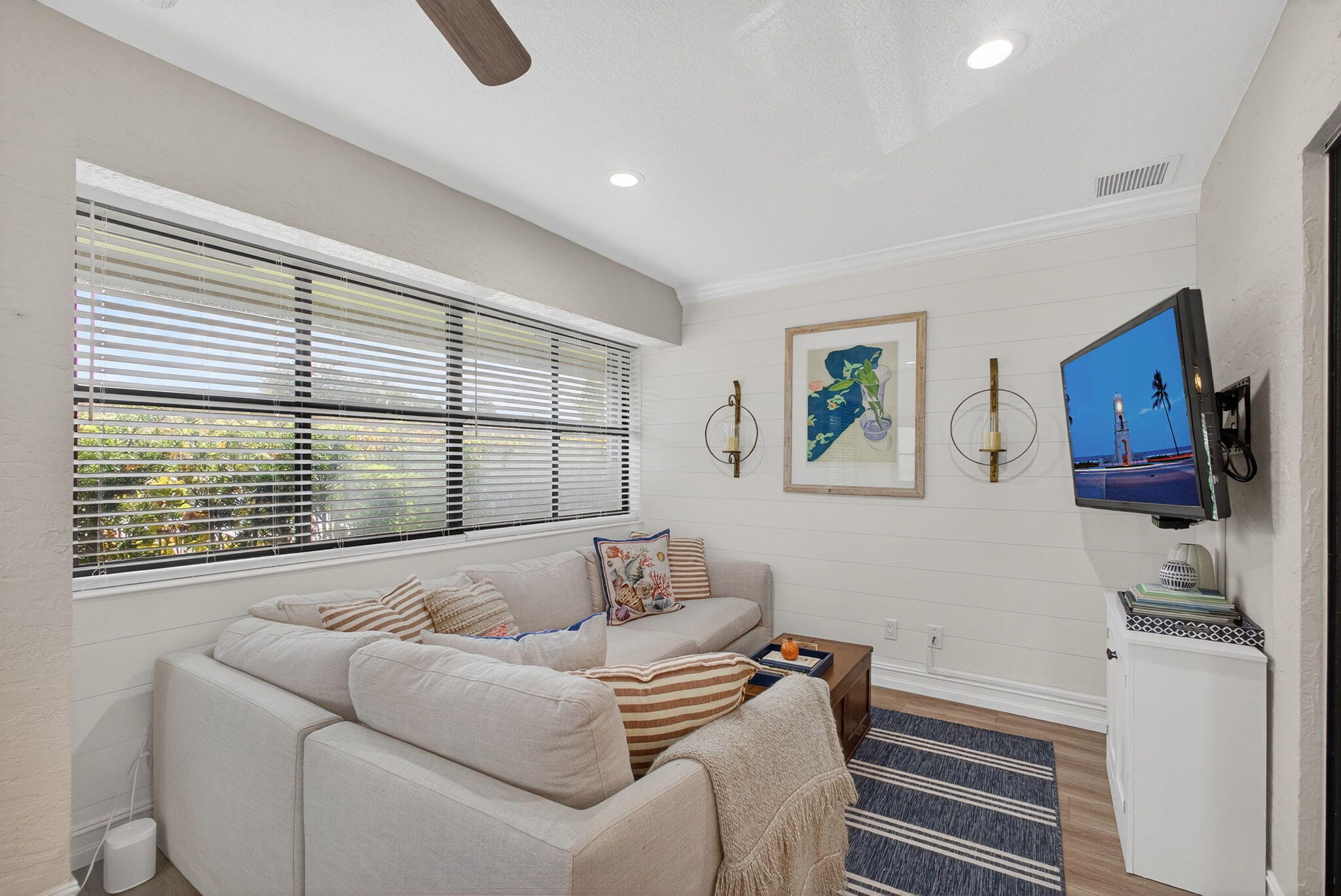 101 Half Moon Circle, Unit B Jupiter, FL 33458 - Photo 33 of 44 Family Room