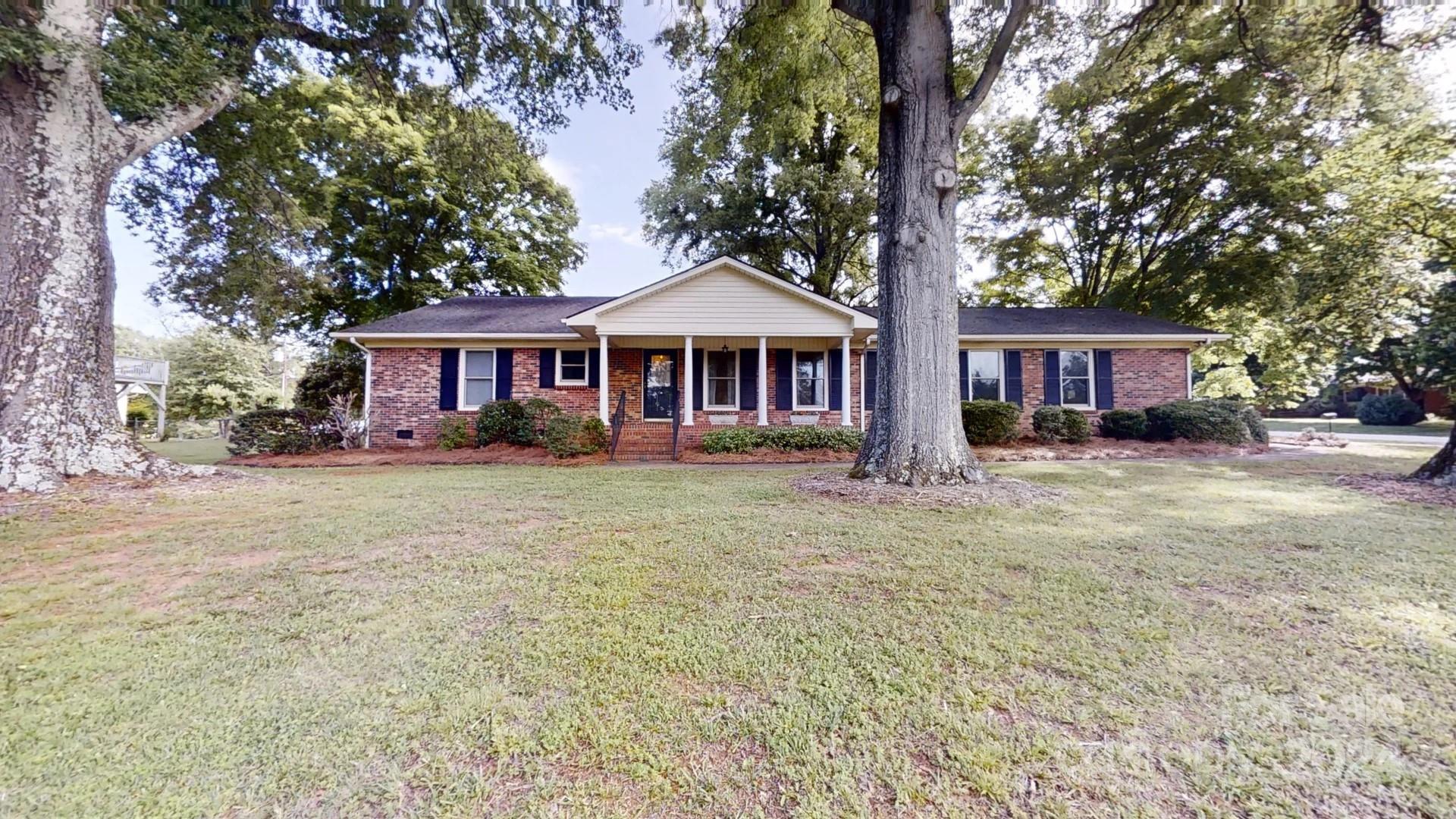 1713 Country Club Road Lincolnton, NC 28092 - Photo 1 of 24 Gallery Image 1