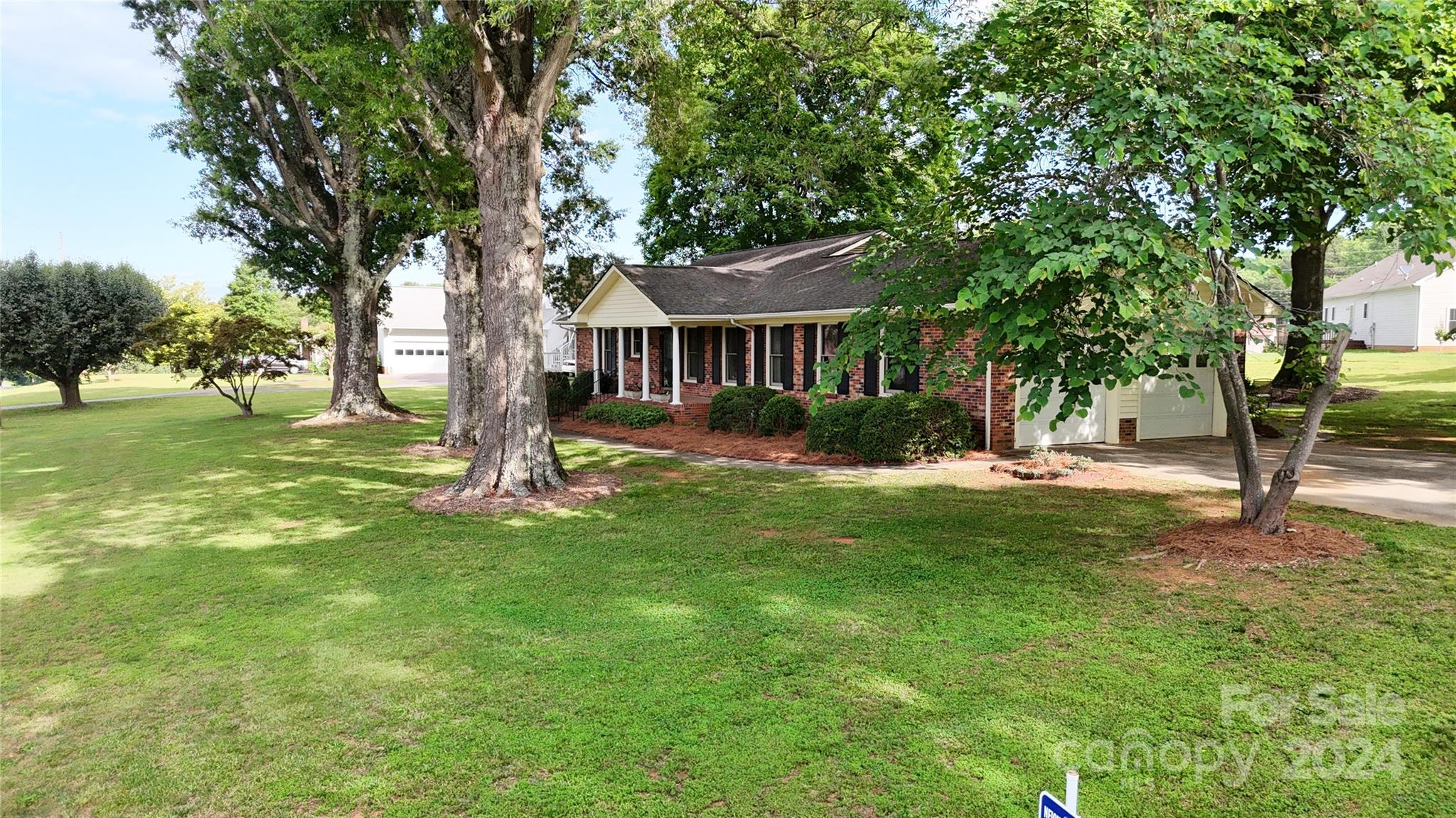 1713 Country Club Road Lincolnton, NC 28092 - Photo 2 of 24 Gallery Image 2