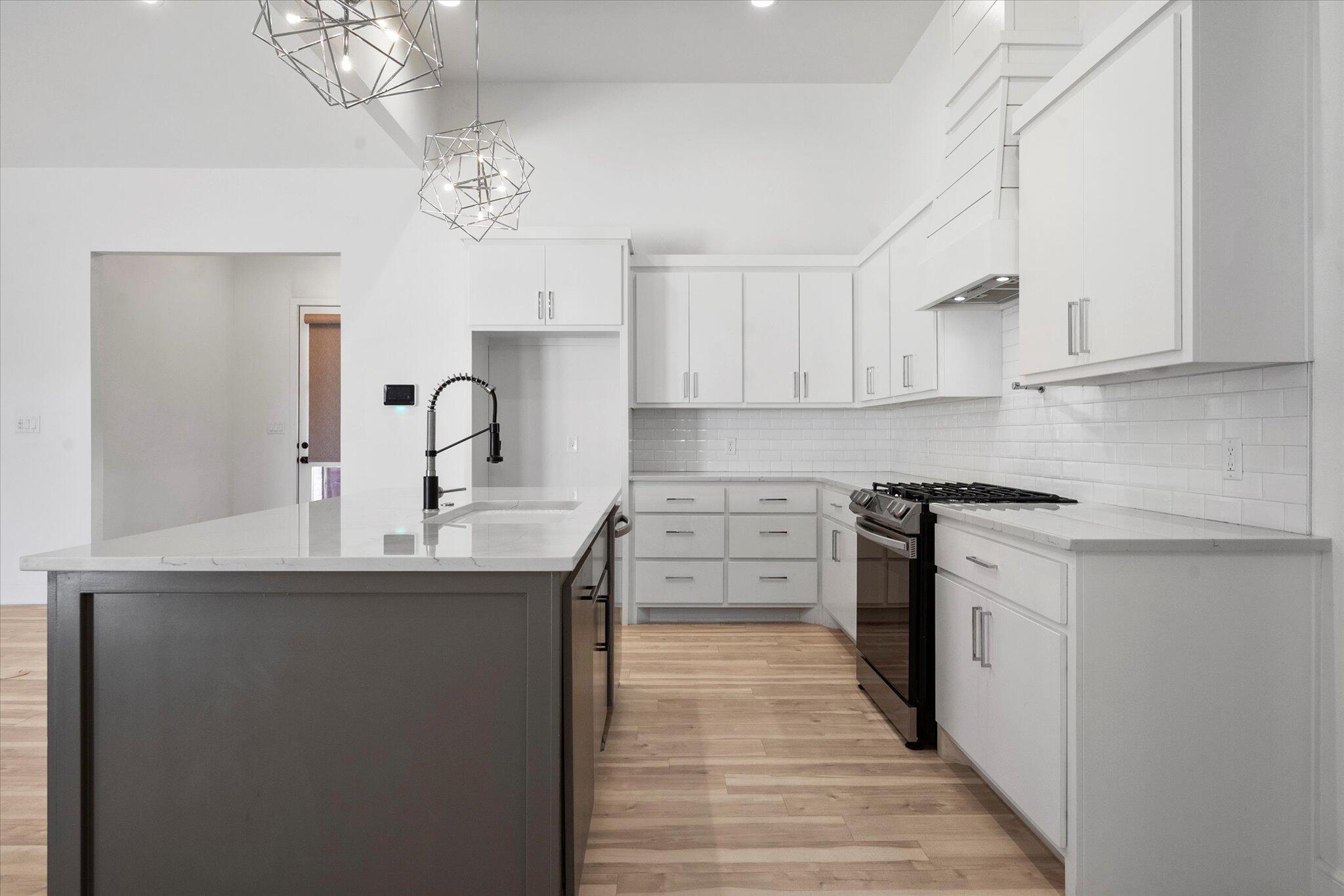 504 Brookshire Avenue Wolfforth, TX 79382 - Photo 15 of 45 3-504 Brookshire_8049