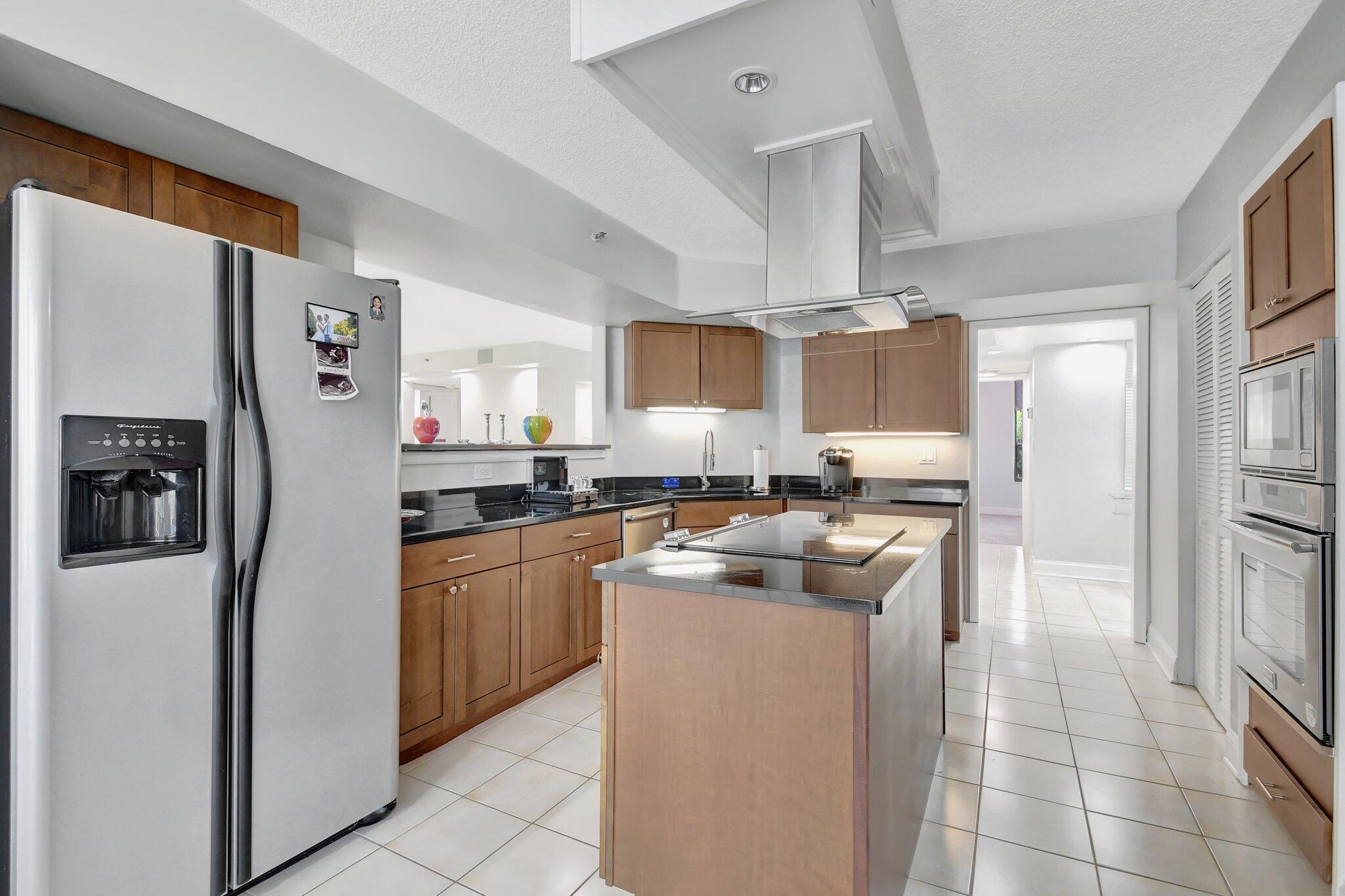 7201 Promenade Drive, Unit 302 Boca Raton, FL 33433 - Photo 13 of 46 kitchen