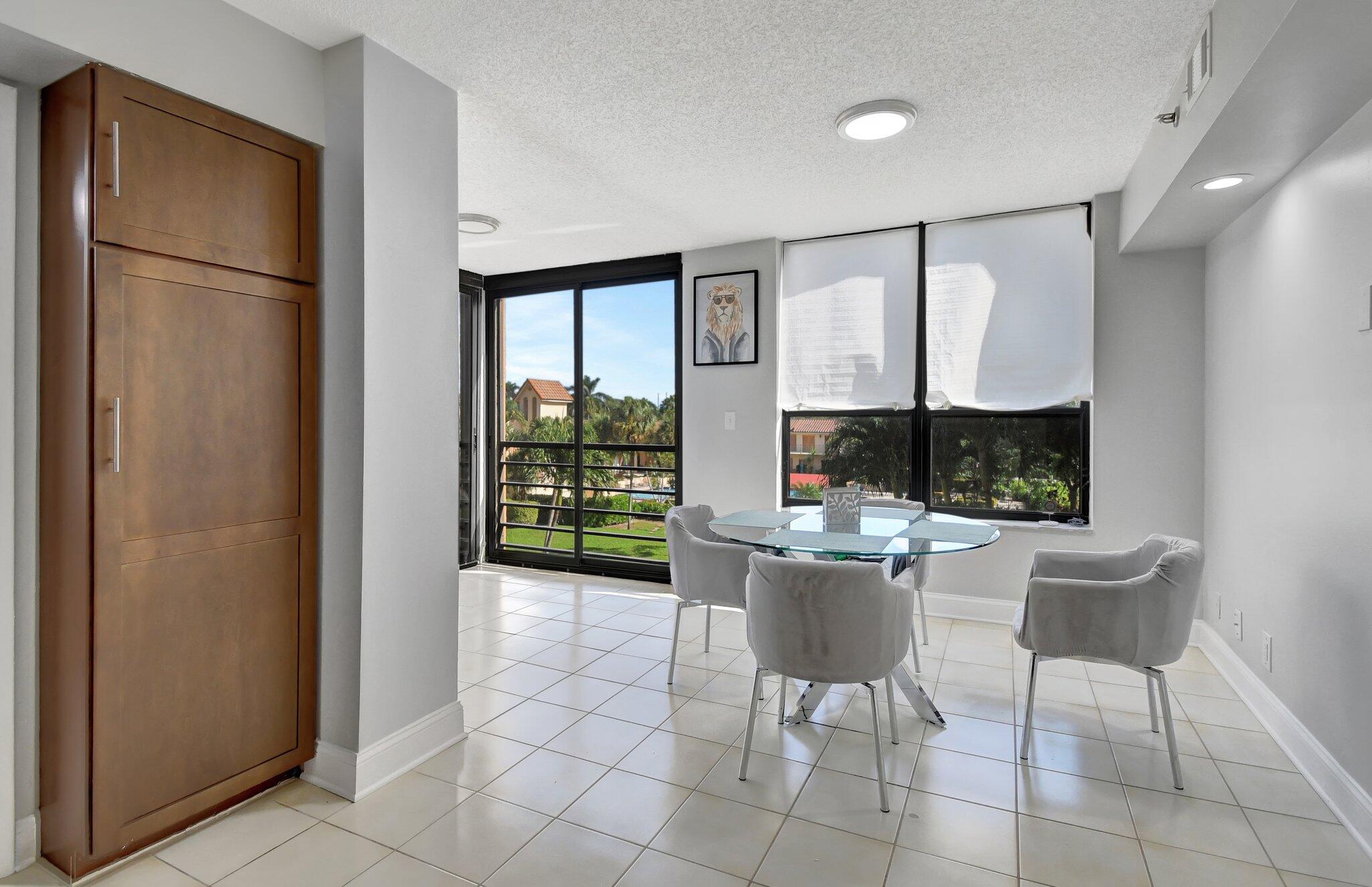 7201 Promenade Drive, Unit 302 Boca Raton, FL 33433 - Photo 15 of 46 kitchen