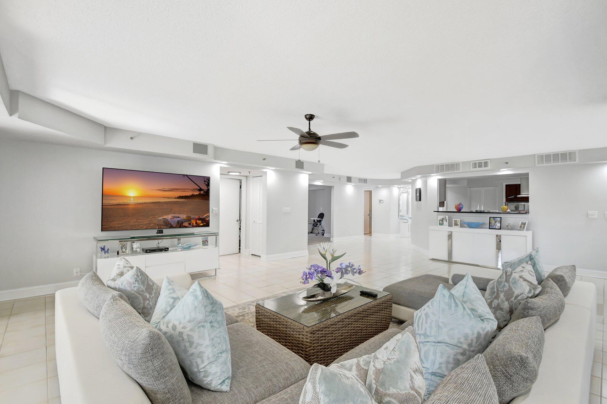 7201 Promenade Drive, Unit 302 Boca Raton, FL 33433 - Photo 9 of 46 living room
