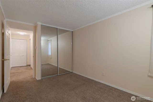 $2,400 | 15721 Northeast 18th Street, Unit D1, Bellevue, WA 98008