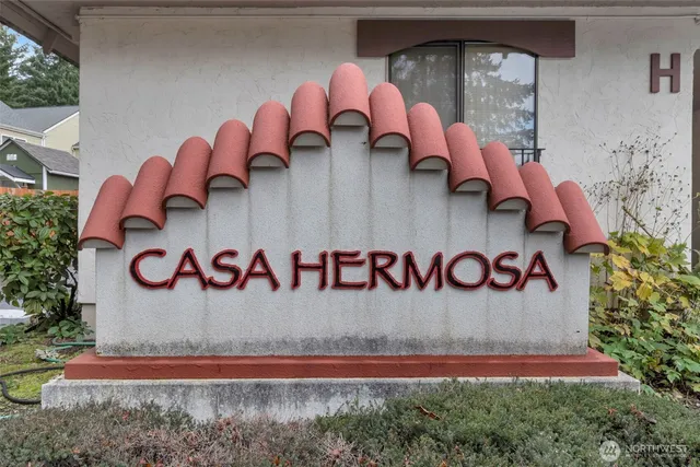 $2,400 | 15721 Northeast 18th Street, Unit D1, Bellevue, WA 98008