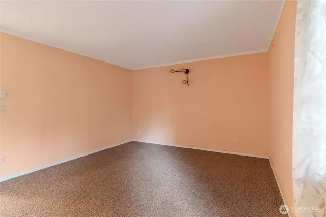 $2,400 | 15721 Northeast 18th Street, Unit D1, Bellevue, WA 98008