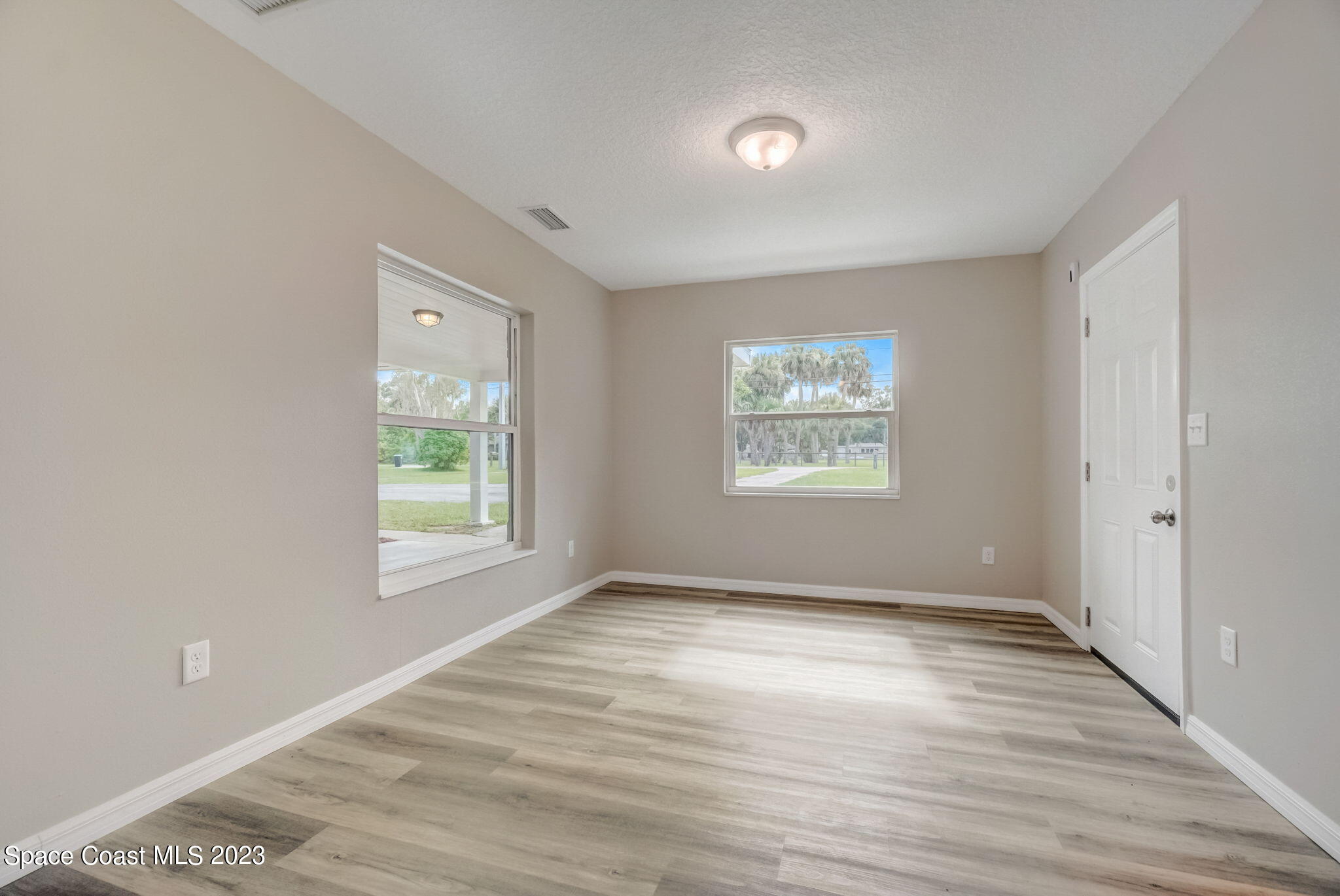 1013 Knecht Road Northeast Palm Bay, FL 32905 - Photo 8 of 20 20-web-or-mls-Knecht Rd NE-020