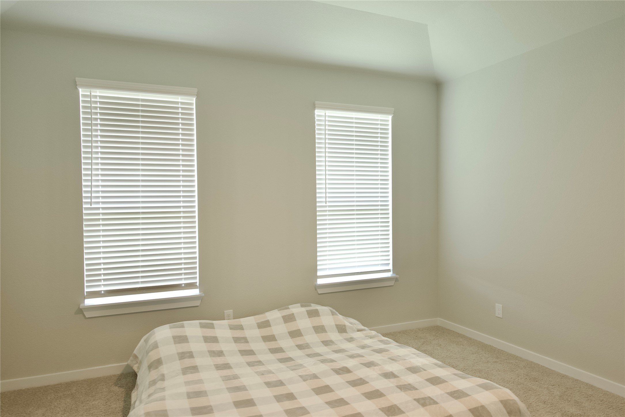 3207 Tilley Drive Rosenberg, TX 77471 - Photo 24 of 43 a bedroom with a bed and a window