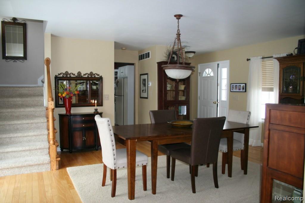6475 Falkenbury Road North Branch, MI 48461 - Photo 6 of 15 Dining Room Falkenbury.jpg