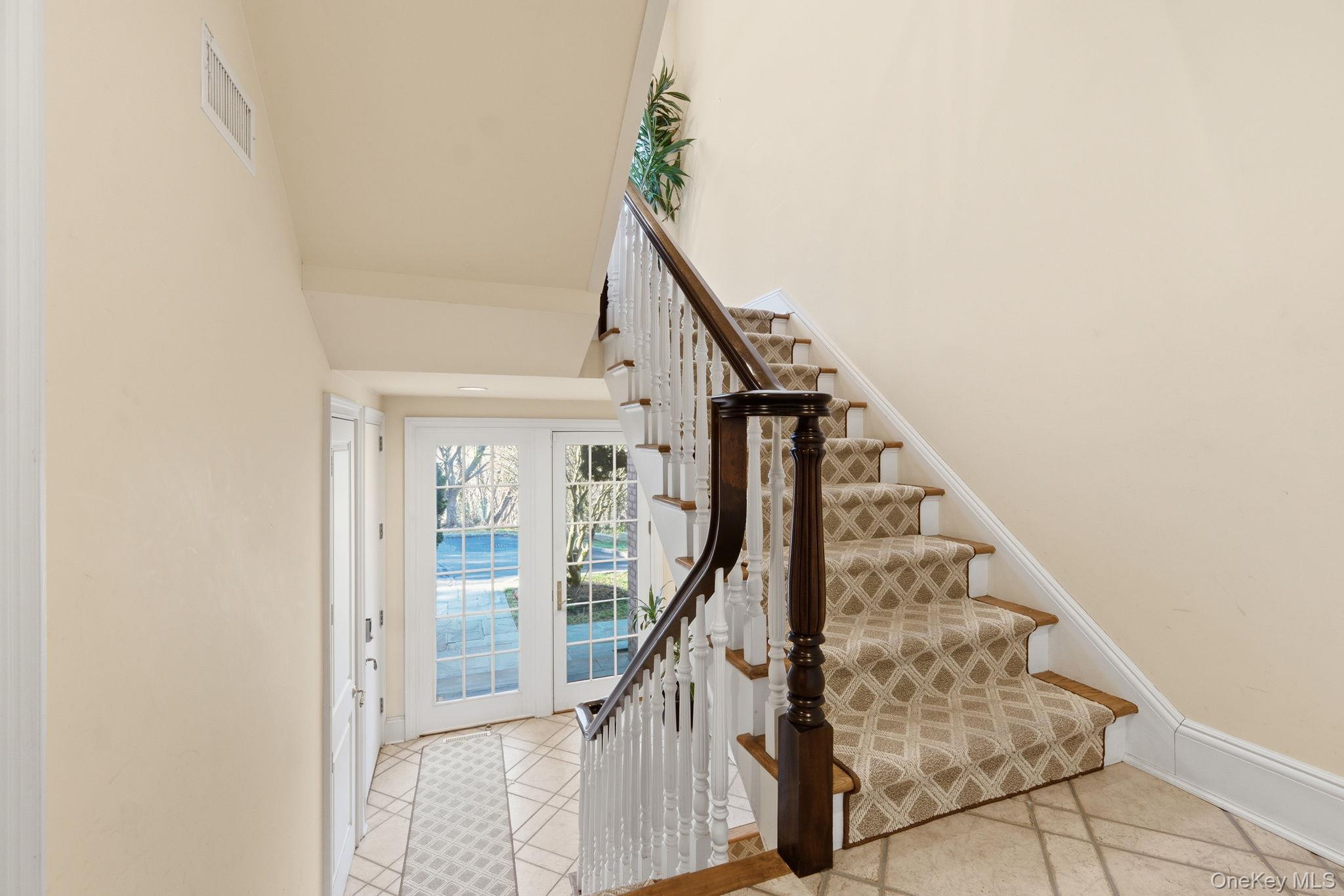 19 Cobblestone Court Centerport, NY 11721 - Photo 42 of 45 a view of entryway