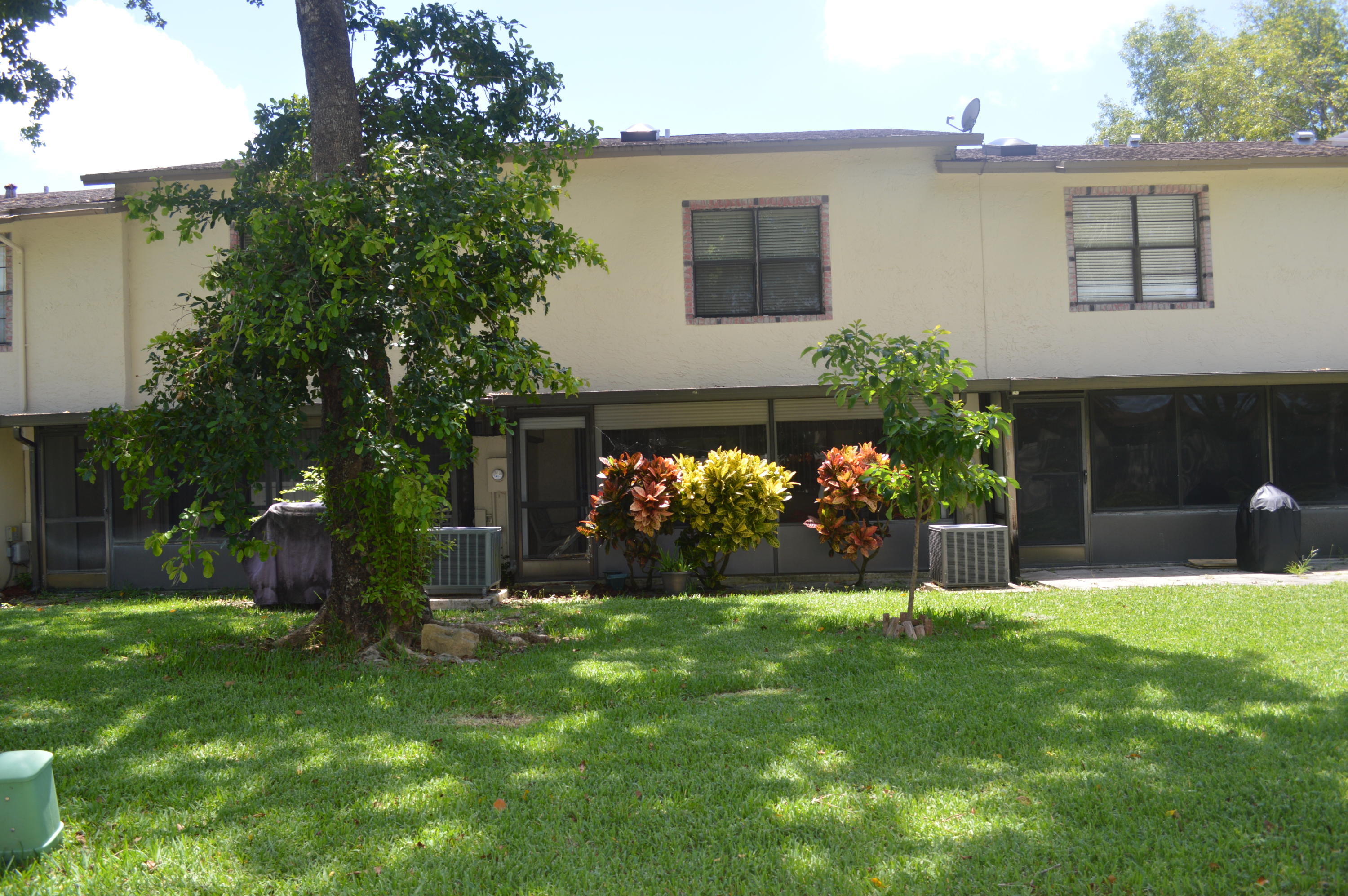23424 Southwest 53rd Avenue, Unit C Boca Raton, FL 33433 - Photo 4 of 16 DSC_1011