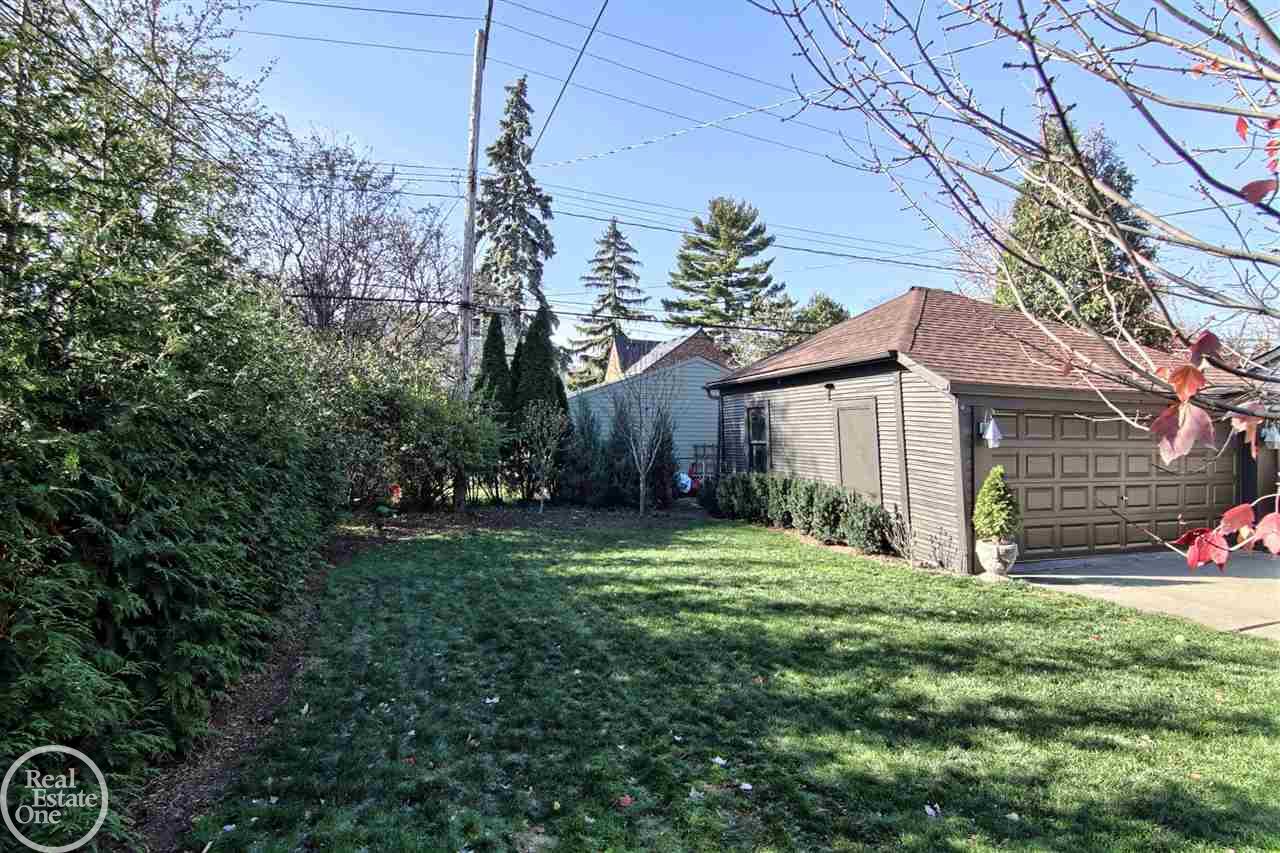 765 Lincoln Road Grosse Pointe, MI 48230 - Photo 29 of 33 New Landscaping & Sprinkl