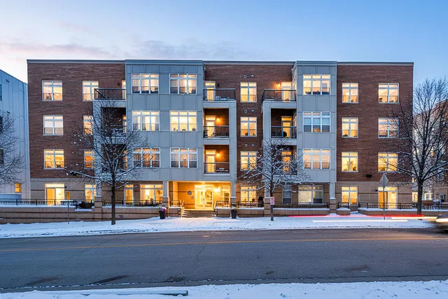 $255,000 | 1905 North Water Street, Unit 401, Milwaukee, WI 53202