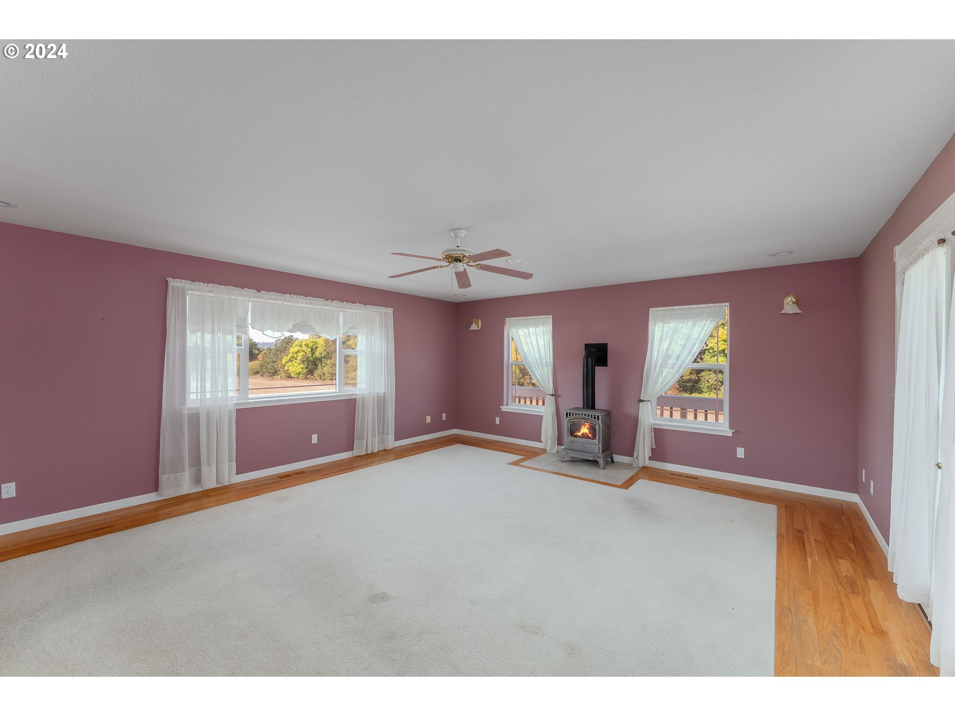 18235 Dixonville Road Roseburg, OR 97470 - Photo 18 of 40
