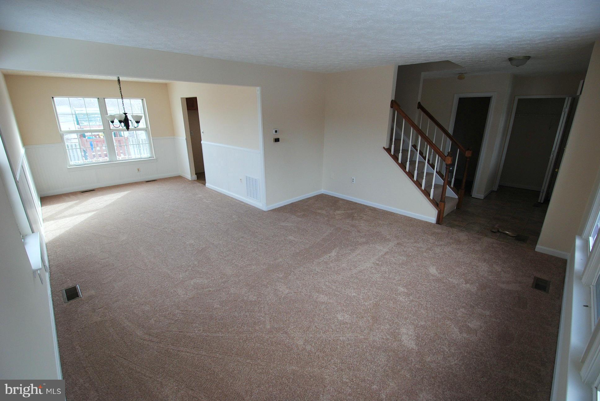 204 Alpine Meadow Road Winchester, VA 22602 - Photo 4 of 30 Living Room