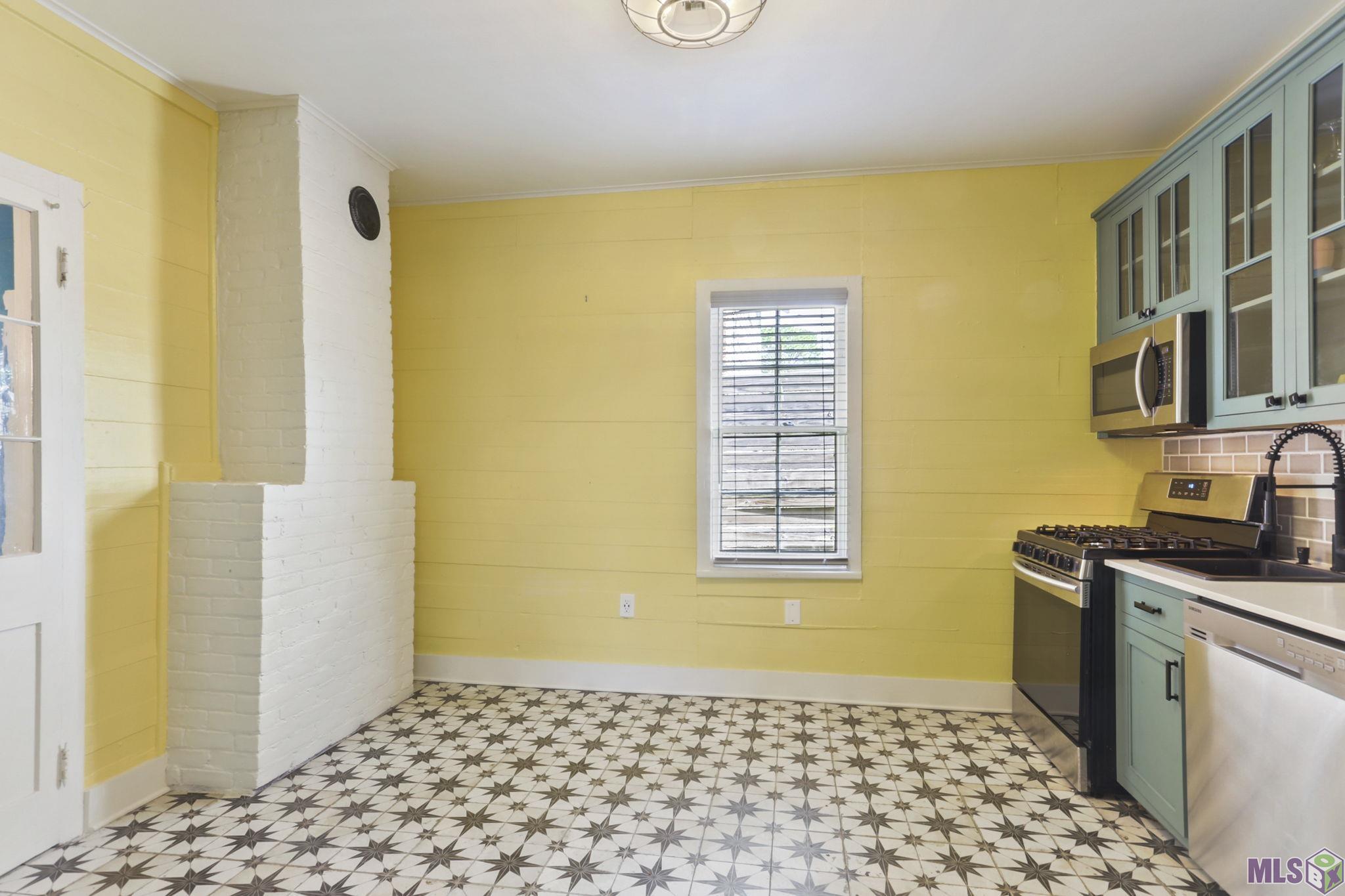 430 Europe Street Baton Rouge, LA 70802 - Photo 3 of 12 Gallery Image 3