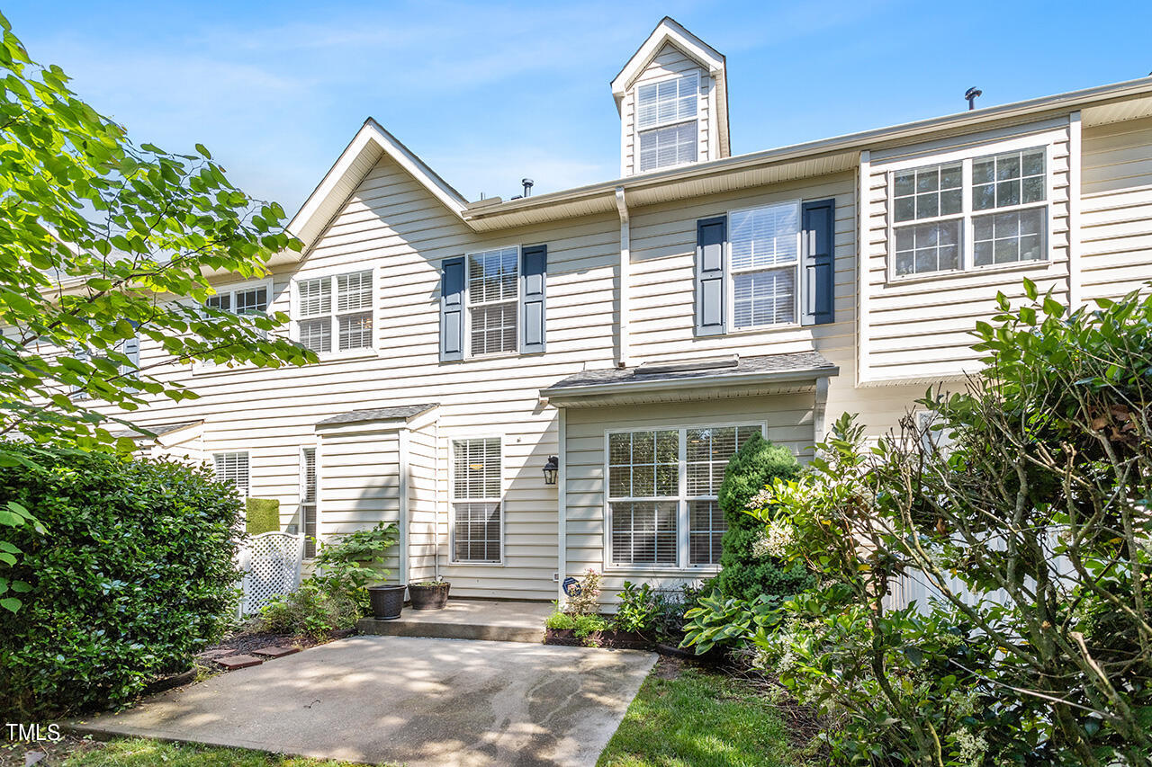 10144 Mizner Lane Raleigh, NC 27617 - Photo 6 of 35 10144 Mizner Lane_06