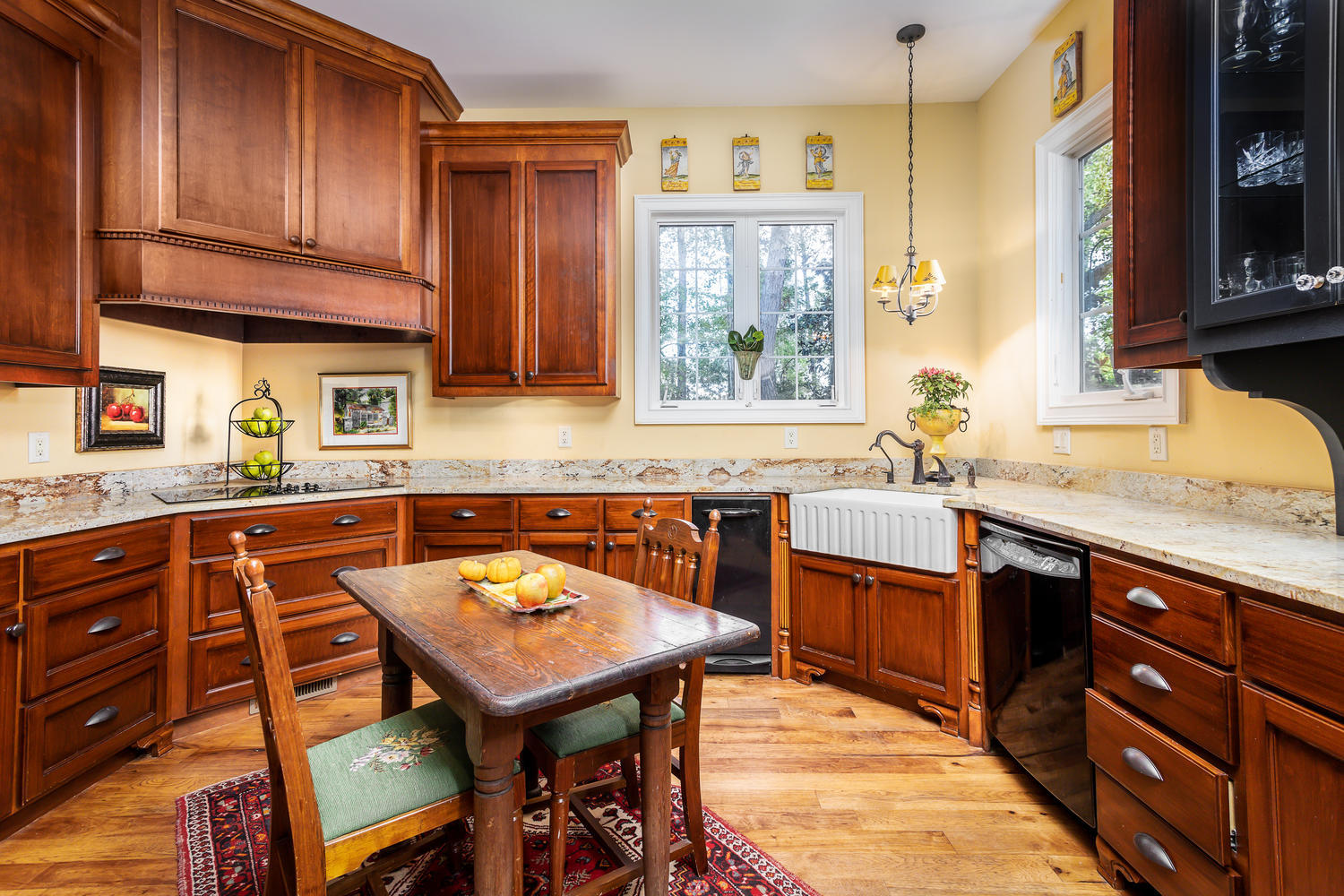 4607 Causey Pond Road Mount Pleasant, SC 29429 - Photo 22 of 53 32 Lineal Feet of Granite Counters