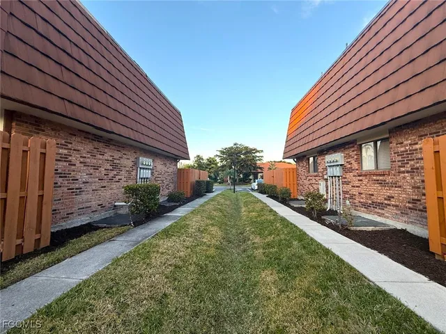 $255,000 | 1406 Park Shore Circle, Unit 3, Fort Myers, FL 33901