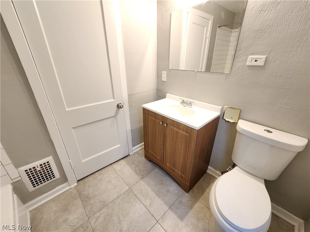 1238 Webb Road Lakewood, OH 44107 - Photo 20 of 33