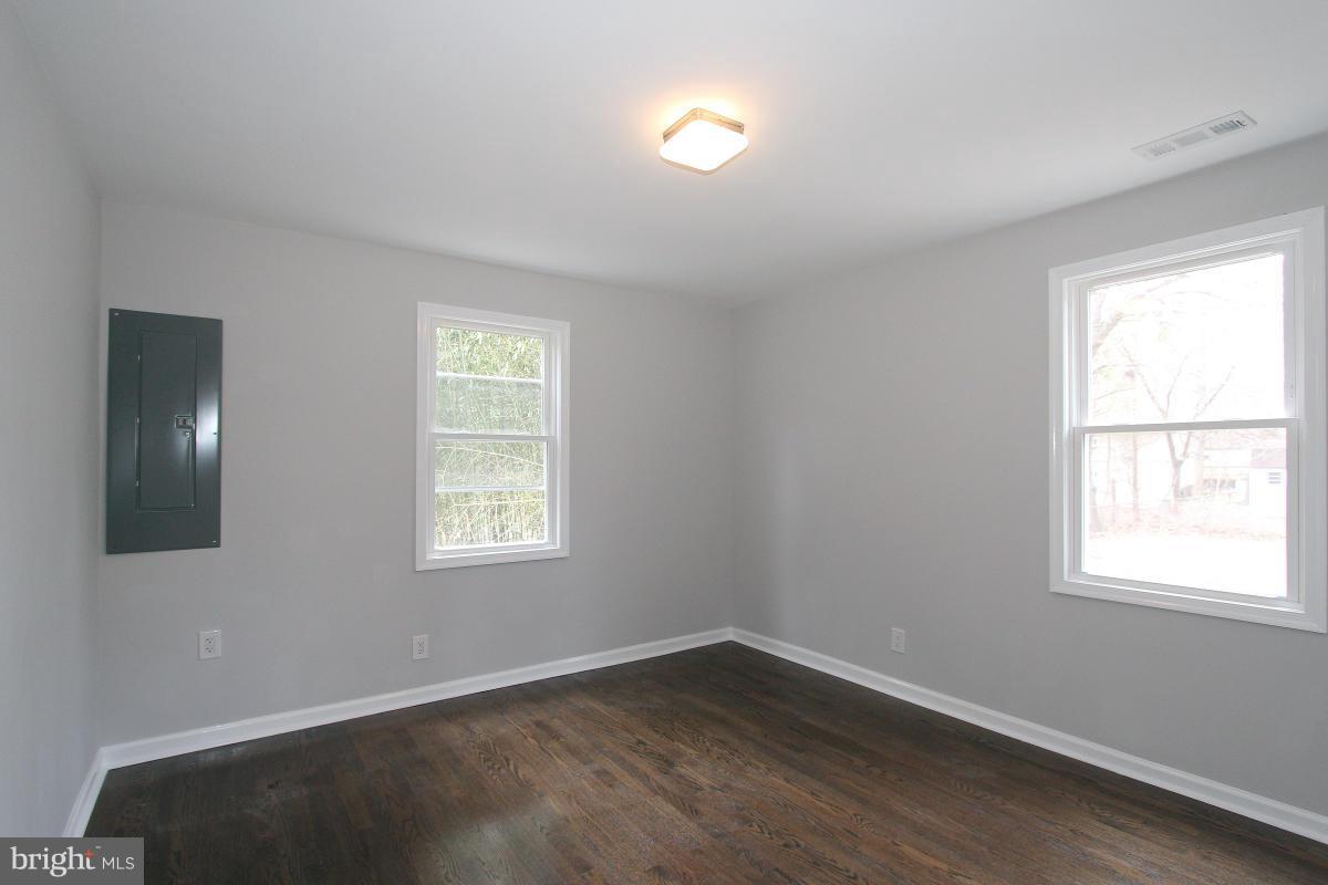 38 Brookfield Road Pasadena, MD 21122 - Photo 16 of 29 Bedroom