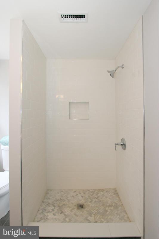 38 Brookfield Road Pasadena, MD 21122 - Photo 19 of 29 Bath