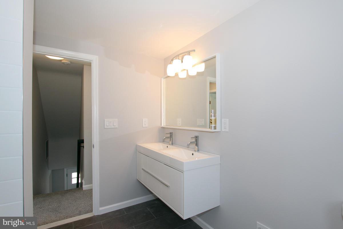 38 Brookfield Road Pasadena, MD 21122 - Photo 26 of 29 Bath
