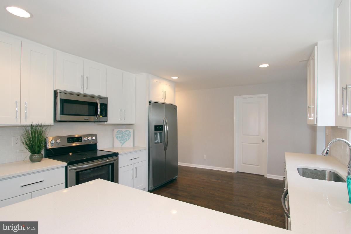 38 Brookfield Road Pasadena, MD 21122 - Photo 6 of 29 Kitchen
