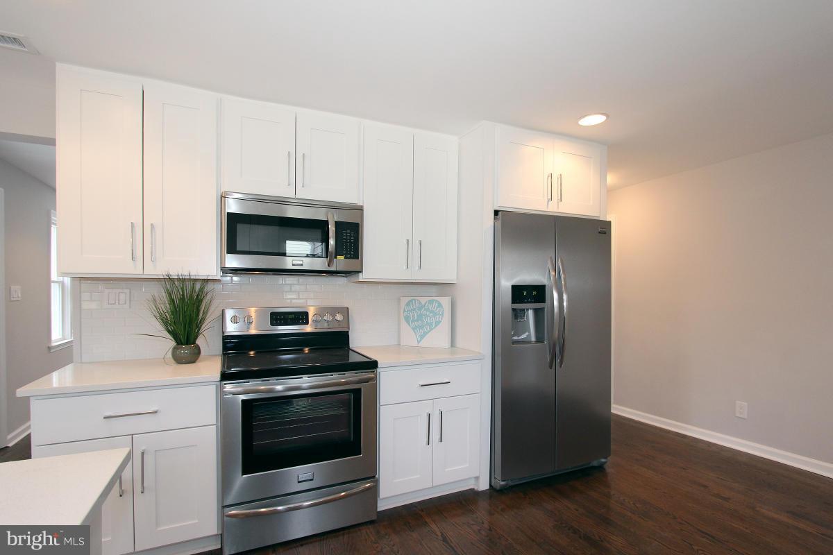 38 Brookfield Road Pasadena, MD 21122 - Photo 7 of 29 Kitchen