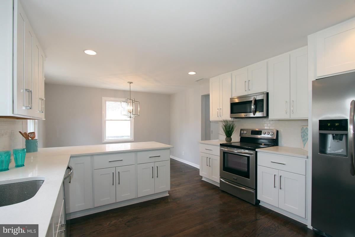 38 Brookfield Road Pasadena, MD 21122 - Photo 9 of 29 Kitchen