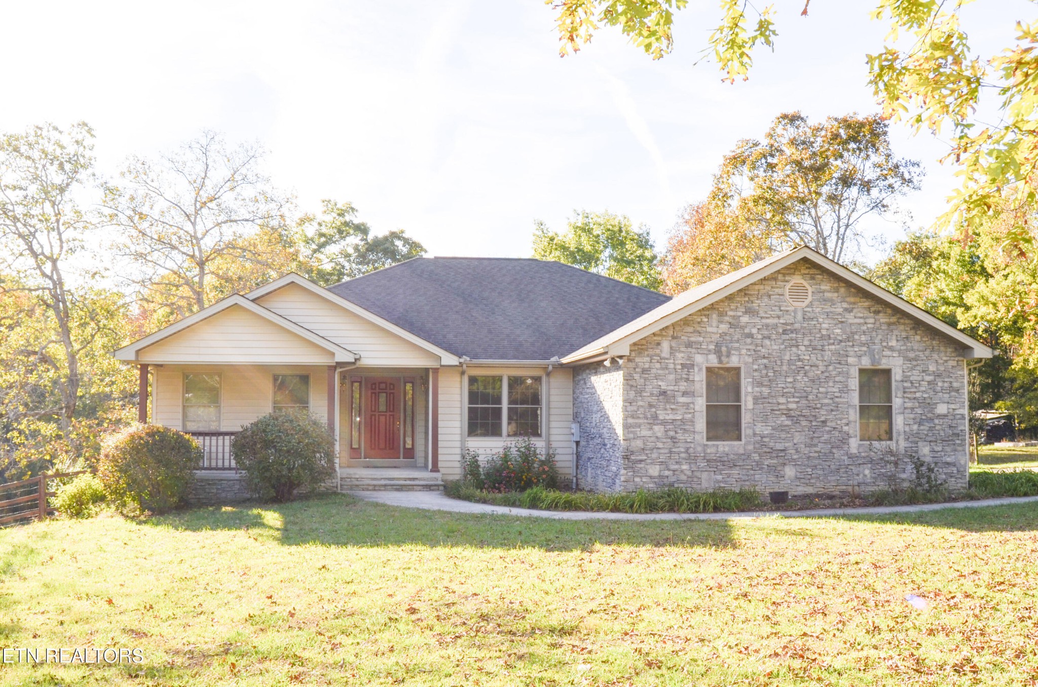 915 Stone Loop Crossville, TN 38571 - Photo 1 of 59 Gallery Image 1