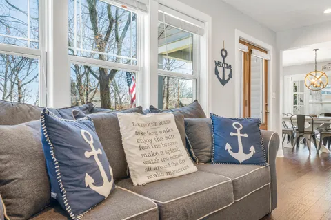 $995,000 | 812 Van Slyke Drive, Fontana, WI 53125