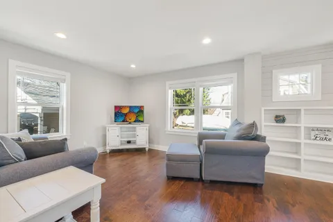 $995,000 | 812 Van Slyke Drive, Fontana, WI 53125