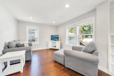 $995,000 | 812 Van Slyke Drive, Fontana, WI 53125