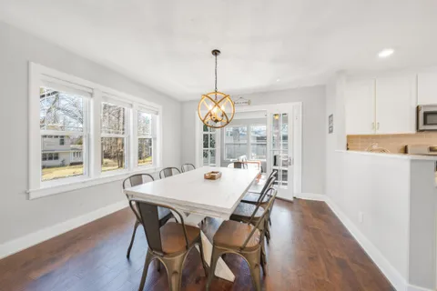 $995,000 | 812 Van Slyke Drive, Fontana, WI 53125