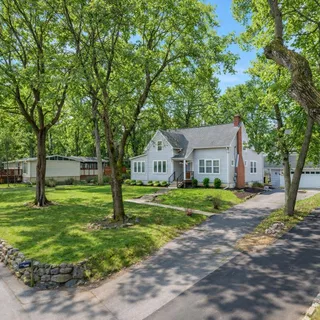 $995,000 | 812 Van Slyke Drive, Fontana, WI 53125