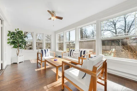 $995,000 | 812 Van Slyke Drive, Fontana, WI 53125